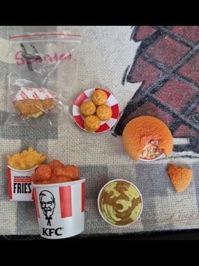 6 piece Mini Brands Kfc Miniature Bundle